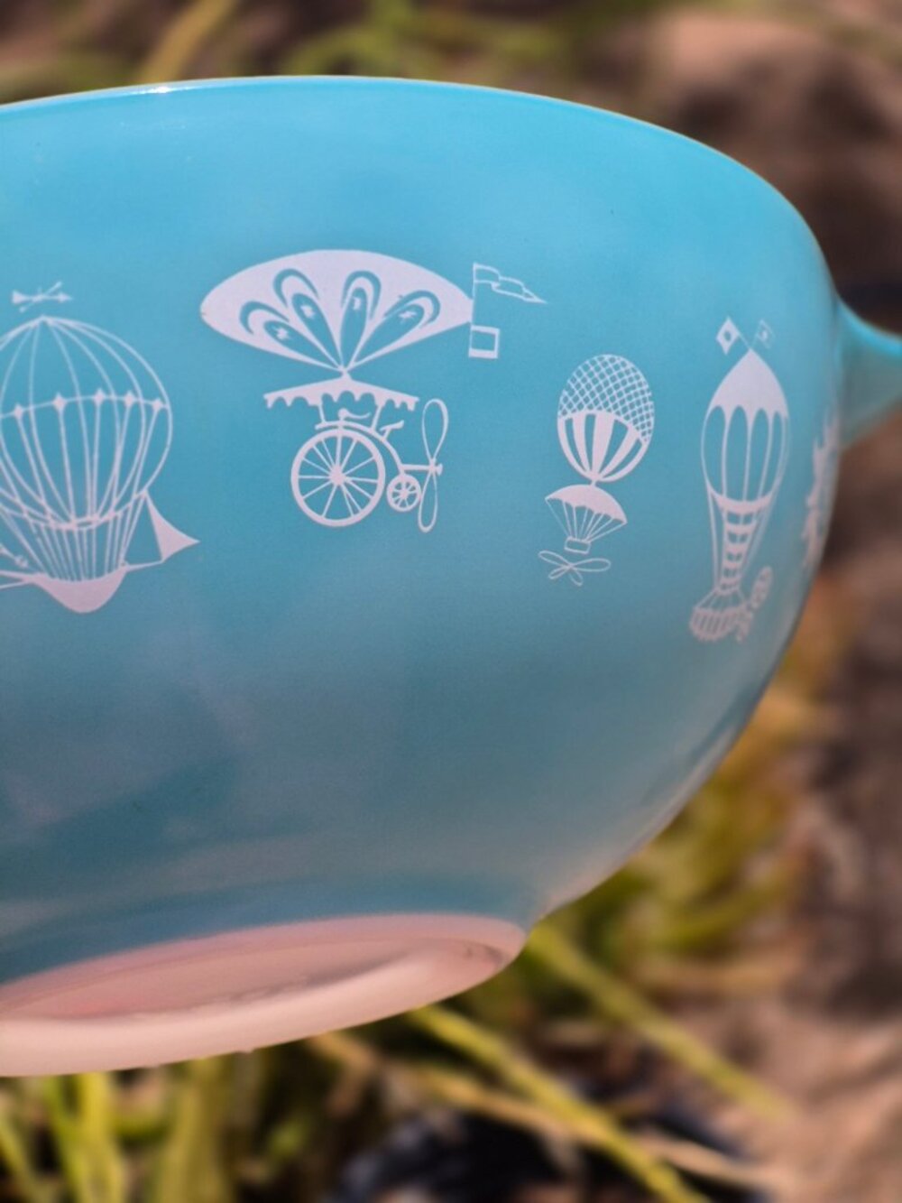 Vintage 444 Pyrex Hot Air Balloon Cinderella Mixing Bowl 4 Quart Turquoise MCM - Picture 9 of 16